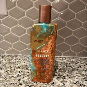 White 2 Black Coconut  Bronzing Tanning Lotion